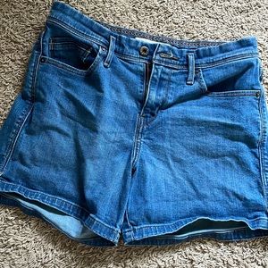 LEVIS JEAN SHORTS
